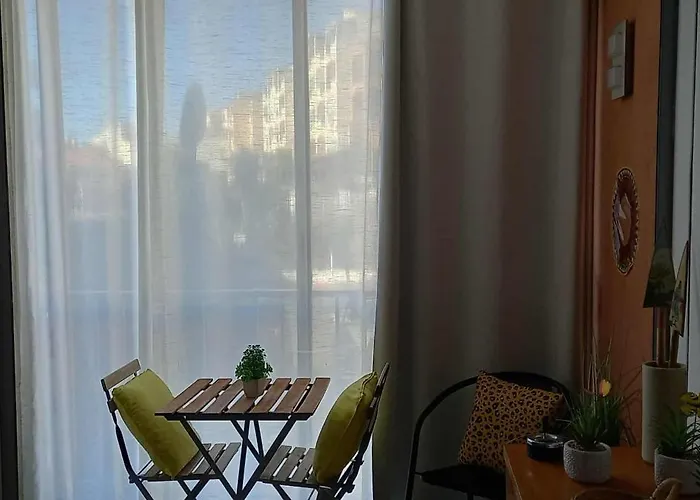 Cap D' Centre Port *